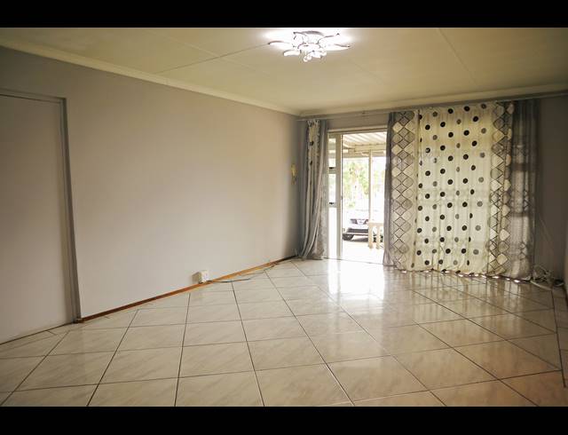 3 BEDROOM SIMPLEX FOR SALE IN MALVERN